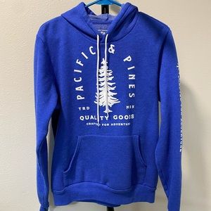 Pacific & Pines Hoodie - Size Medium